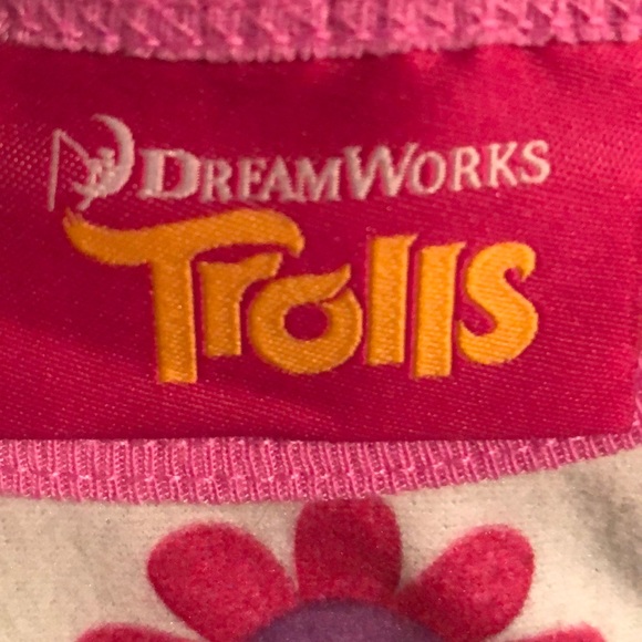 Dream Works Trolls flannel 2 piece pajama set slippers & 2 plush Trolls dolls - Picture 7 of 16